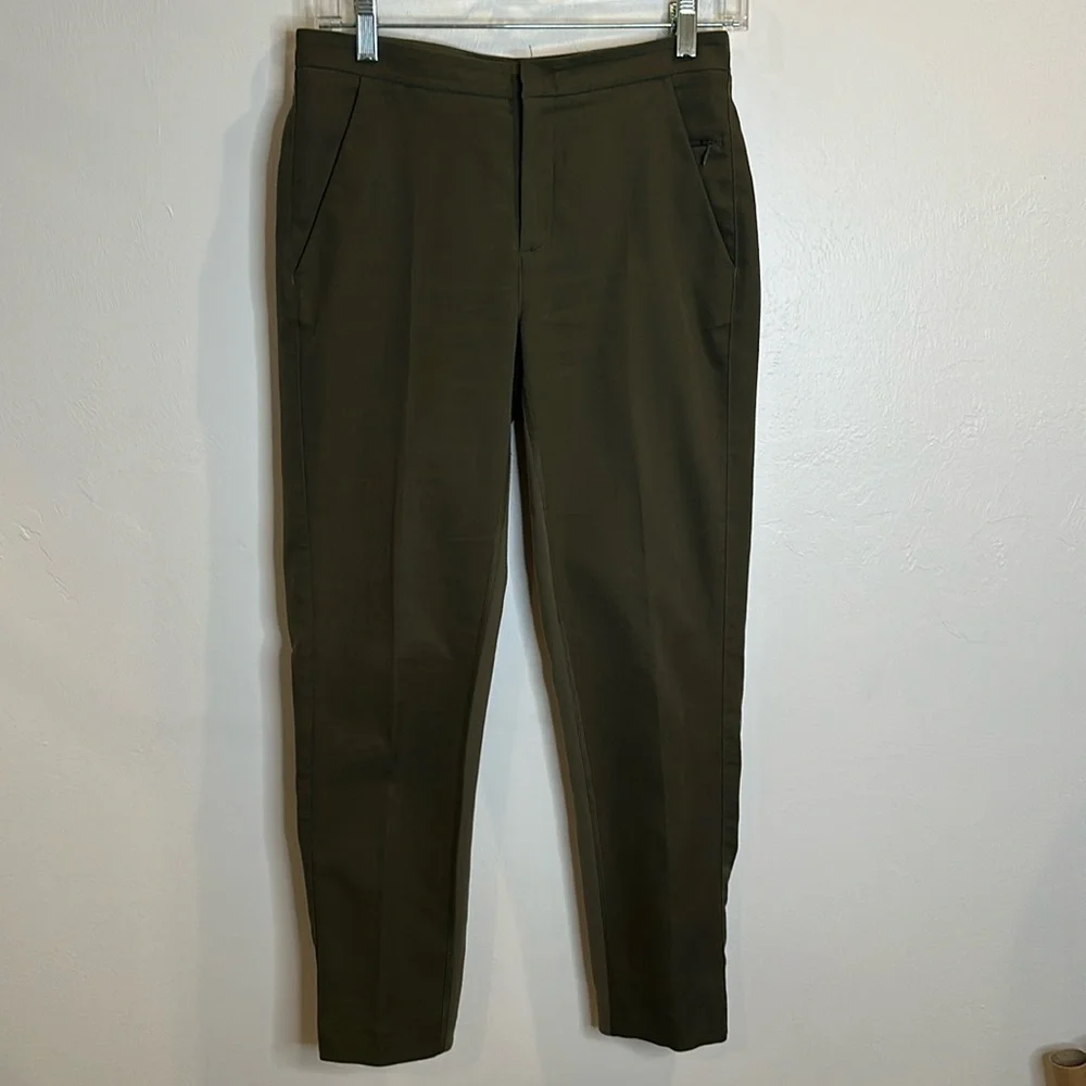 LULULEMON WOMENS PANTS STRETCH COMFORT IN A DRESSIER PANT OLIVE GREEN SIZE 4